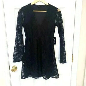 NEW WITH TAG Express Short Sheath Dress Women  SIZE XS  Black Lace Long Sleeve